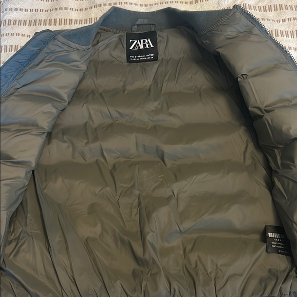 Zara Black Puffer Vest - Picture 2 of 8